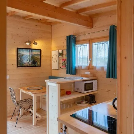 Les De La Viarhona / Cabane-spa 롯지 *