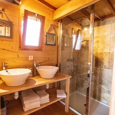 롯지 Les De La Viarhona / Cabane-spa *