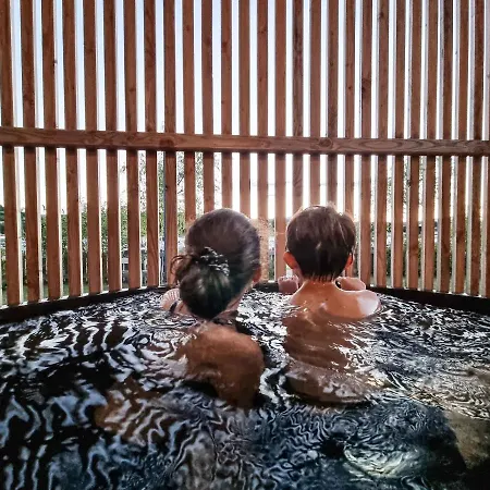 롯지 Les De La Viarhona / Cabane-spa Virignin
