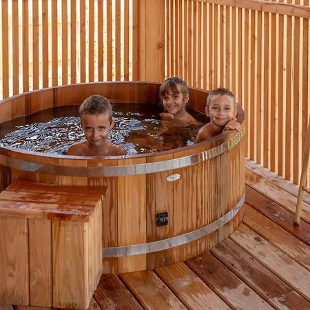 Les De La Viarhona / Cabane-spa *