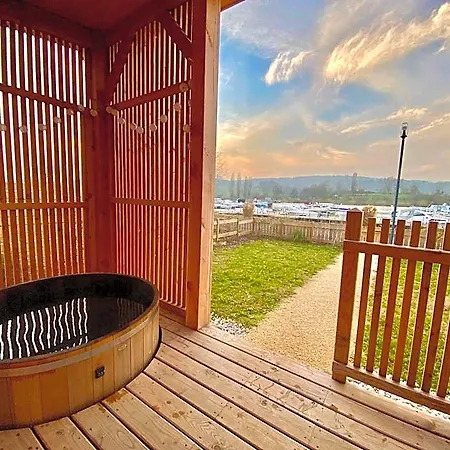 Les De La Viarhona / Cabane-spa 山林小屋 Virignin