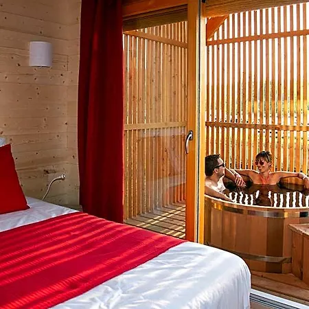 Les De La Viarhona / Cabane-spa