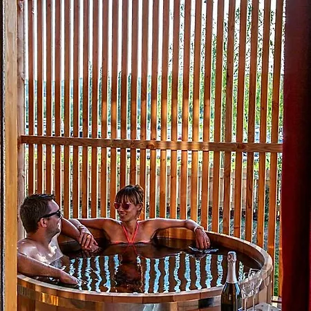 Les De La Viarhona / Cabane-spa Orman Evi *