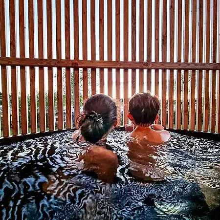 山林小屋 Les De La Viarhona / Cabane-spa Virignin
