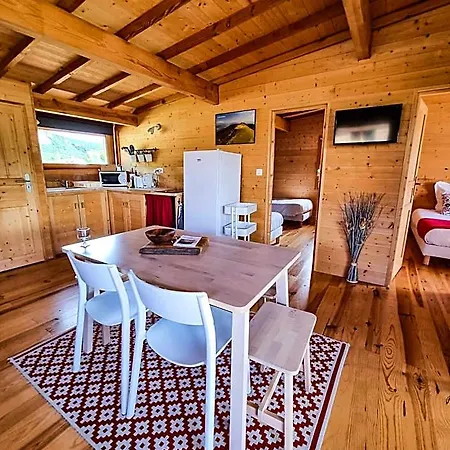 Les De La Viarhona / Cabane-spa